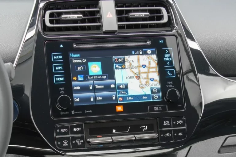 Toyota Prius Gen 4 Dashboard