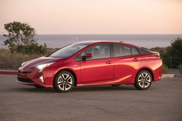 Side view of the Toyota Prius Gen 4